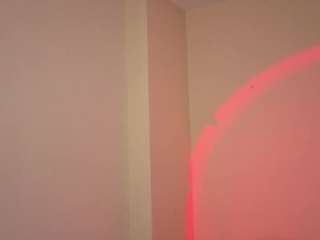 le modèle candela34 est en webcam porno dans un show sur le site camsoda, il possède les tags suivants: ball sucking,blowjob,brown eyes,cowgirl,creampie,deepthroat,dildo or vibrator,drinking,lush,natural,orgasm,smoking,tattoos,hd