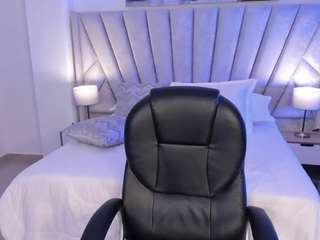 le modèle ivymoon1 est en webcam porno dans un show sur le site camsoda, il possède les tags suivants: ahegao,small tits,nature,no drinking,no smoking,oil,petite,pussy,solo,ass,spank,strip,suck,tattoos,teen 18,young adult,naked,lush,latina,fetish