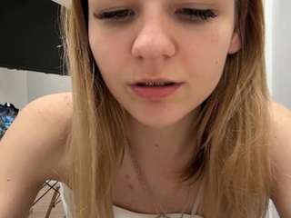 jenniekrone Live Webcam on CamSoda