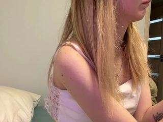 jenniekrone live cam profile