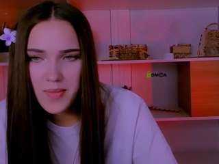 liana-swans Live Webcam on CamSoda