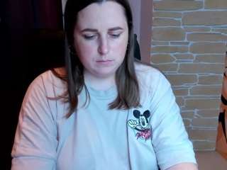naomi2life live webcam show