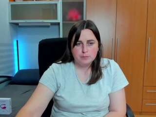 Naomi2life live webcam show