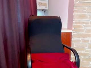 Naomi2life live webcam show
