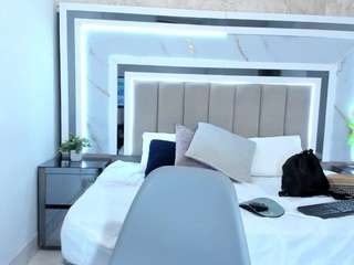 airam-cute Live Webcam on CamSoda