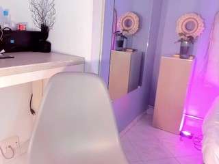 airam-cute Live Webcam on CamSoda