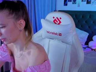 ash-leyy's CamSoda show and profile