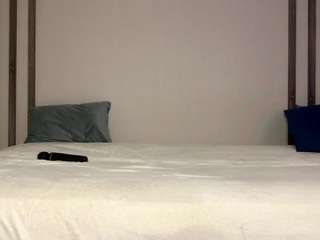 Live webcam model eugenearlotta on Soda Cams