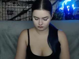 LunaBlueY live cam preview