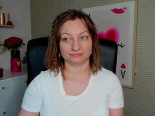 angelalove13's CamSoda show and profile