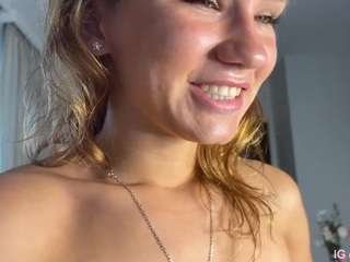 lxsundollyxl's CamSoda show and profile