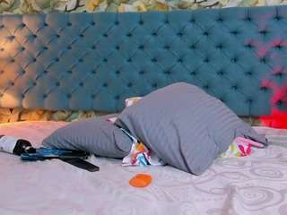 le modèle susuya-doll est en webcam porno dans un show sur le site camsoda, il possède les tags suivants: anal,anal toys,brown eyes,drinking,erotic dance,no smoking,striptease,tattoos,twerk,hd