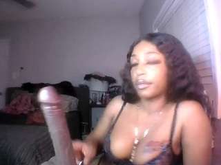 Live webcam model cocolefeme on Soda Cams