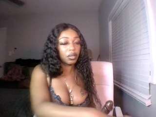 Live webcam model cocolefeme on Soda Cams