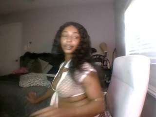 Live webcam model cocolefeme on Soda Cams