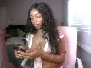 Live webcam model cocolefeme on Soda Cams