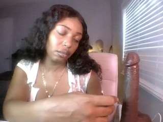 Live webcam model cocolefeme on Soda Cams