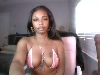 Live webcam model cocolefeme on Soda Cams
