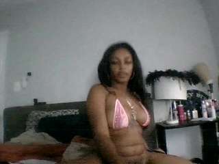 Live webcam model cocolefeme on Soda Cams