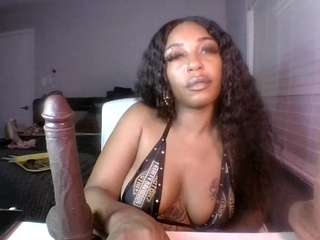 Live webcam model cocolefeme on Soda Cams