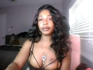 Live webcam model cocolefeme on Soda Cams