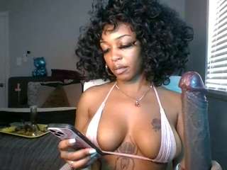 cocolefeme Live Webcam on CamSoda