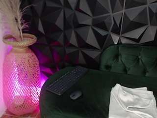 helesansaenz Live Webcam on CamSoda