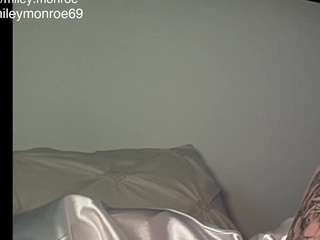 Discover mileymonroee from CamSoda