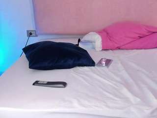 cristalfoxy webcam model