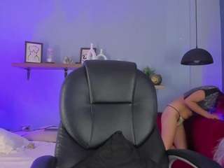 cristalfoxy live cam profile