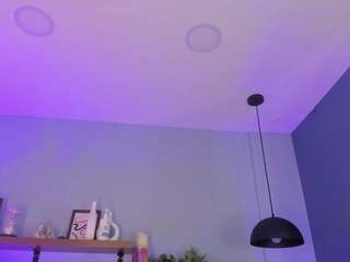 cristalfoxy live cam profile