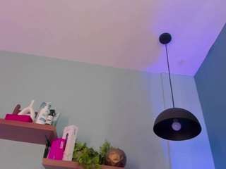 le modèle cristalfoxy est en webcam porno dans un show sur le site camsoda, il possède les tags suivants: ahegao,red hair,amateur,natural,nature,no drinking,no smoking,oil,orgasm,pussy,shaved pussy,lovense,skinny,spank,squirter,striptease,tease,teen (18+),toys,wet