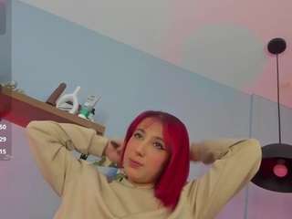 cristalfoxy live cam profile