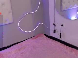 emma-visconti's CamSoda show and profile