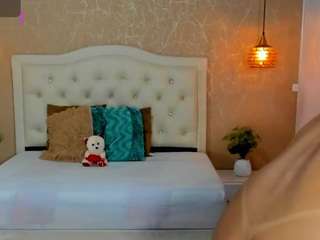 Hadley-7 live webcam show