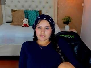 Hadley-7 live webcam show