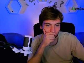  travis-wolf chat room