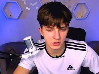 travis-wolf webcam model