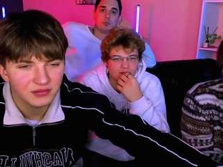 travis-wolf Rating live webcam