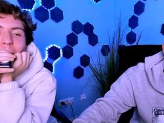 travis-wolf Live Webcam on CamSoda