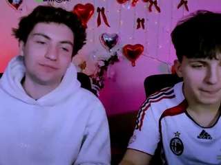 travis-wolf webcam model