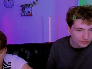 travis-wolf webcam model