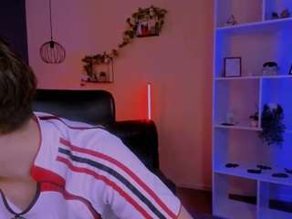 travis-wolf live cam profile