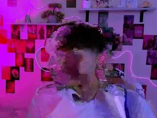 travis-wolf webcam model