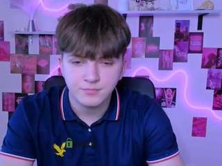 travis-wolf — LIVE on Camsoda