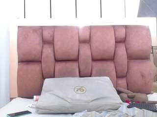 Ariana-pearl live webcam show
