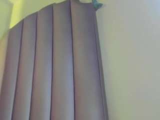 honny-23 live webcam show