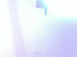 honny-23 live webcam show