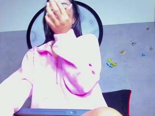 honny-23 live webcam show
