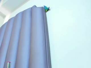 honny-23 live webcam show